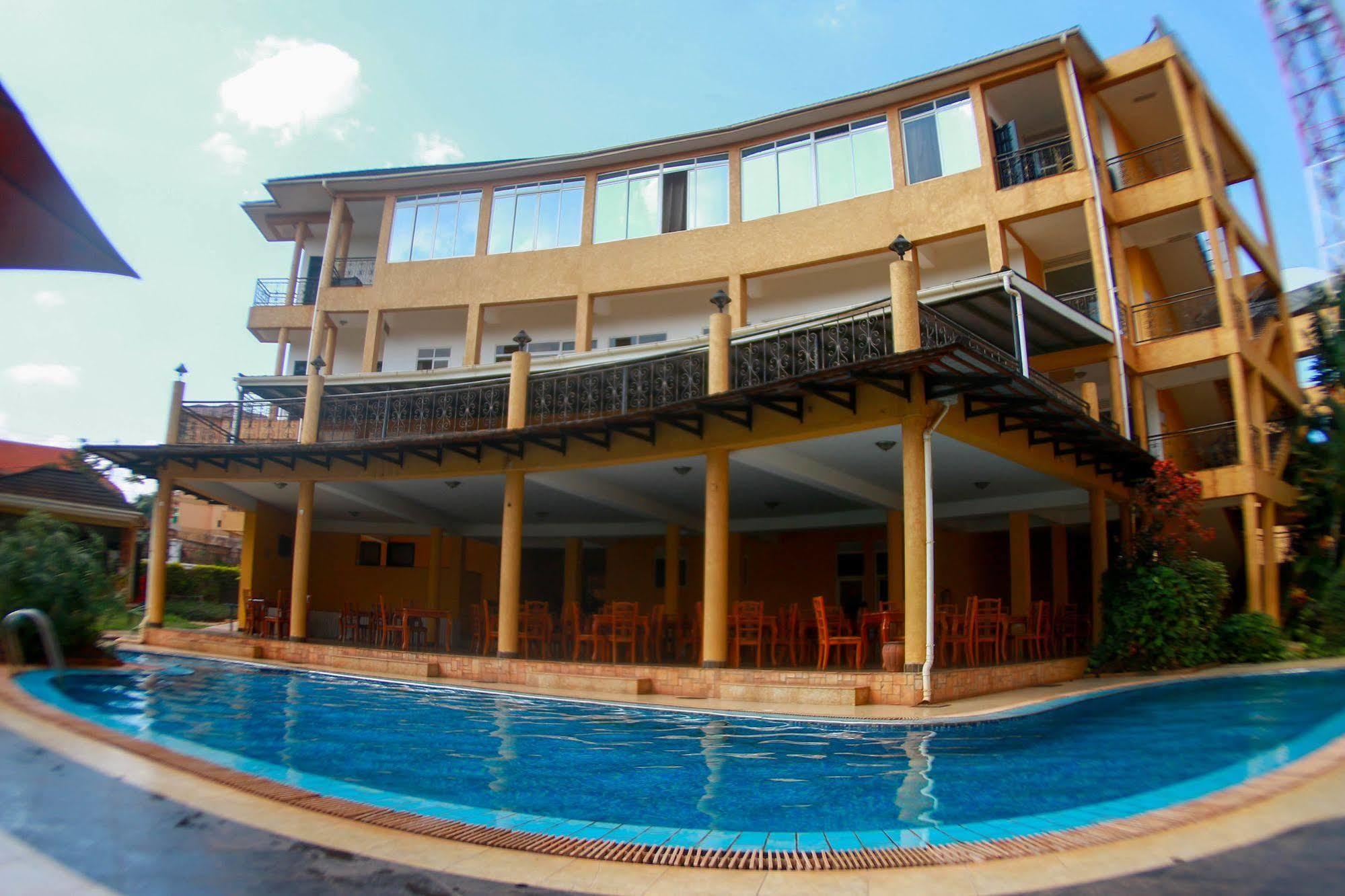 City Royal Resort Hotel Kampala Esterno foto